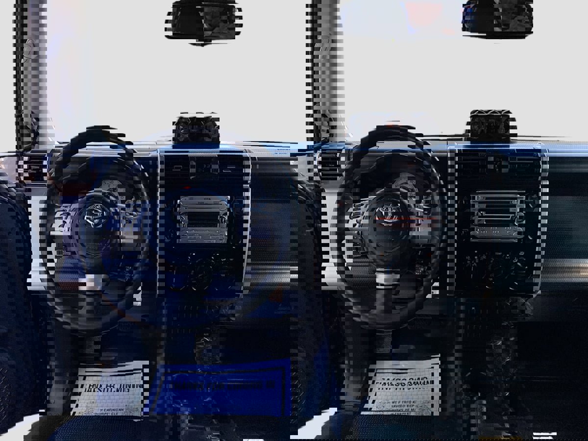 Used 2013 Toyota FJ Cruiser 4WD image 21