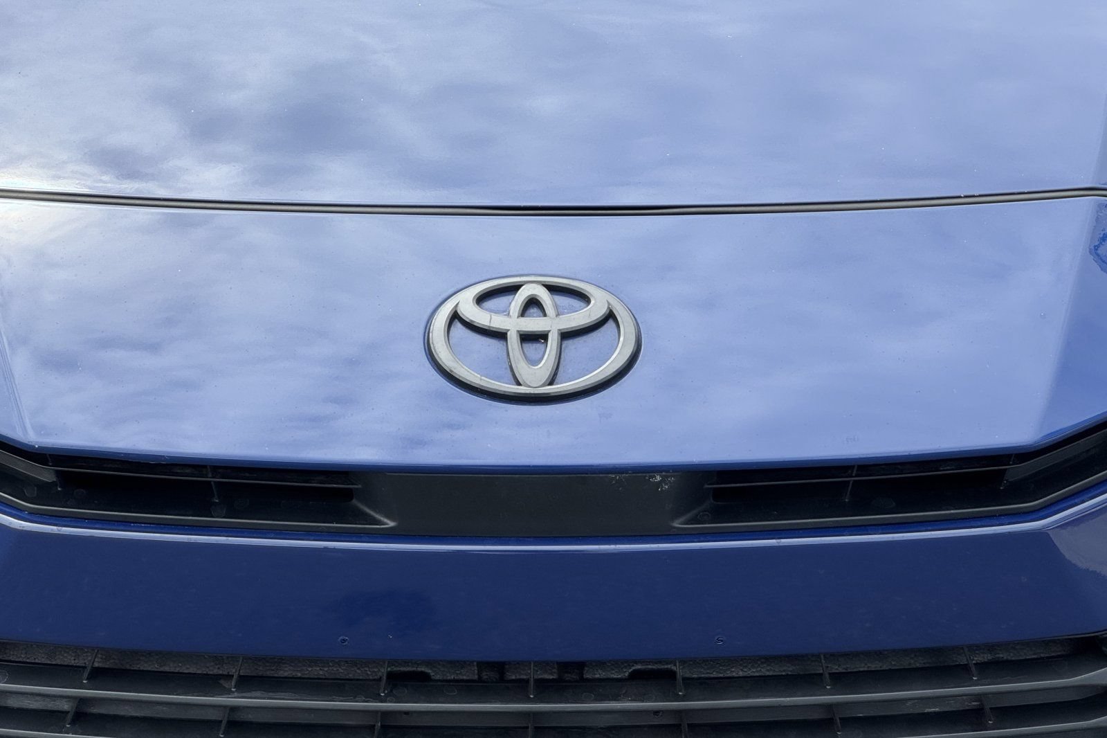 Used 2025 Toyota Camry LE FWD image 36