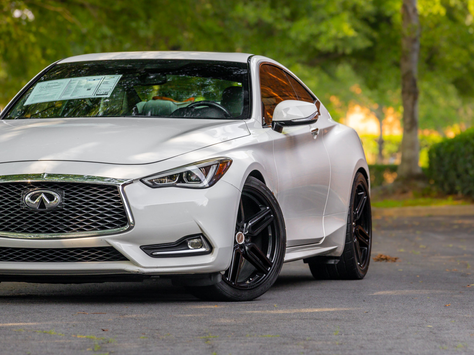 Used 2017 INFINITI Q60 3.0t w/ Premium Plus Package 3.0T RWD image 32