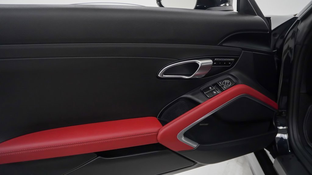 Used 2025 Porsche 718 Boxster image 19