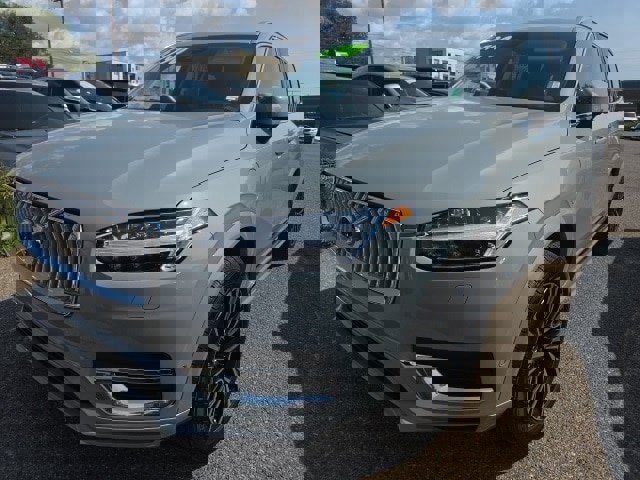Certified 2025 Volvo XC90 T8 Plus image 1