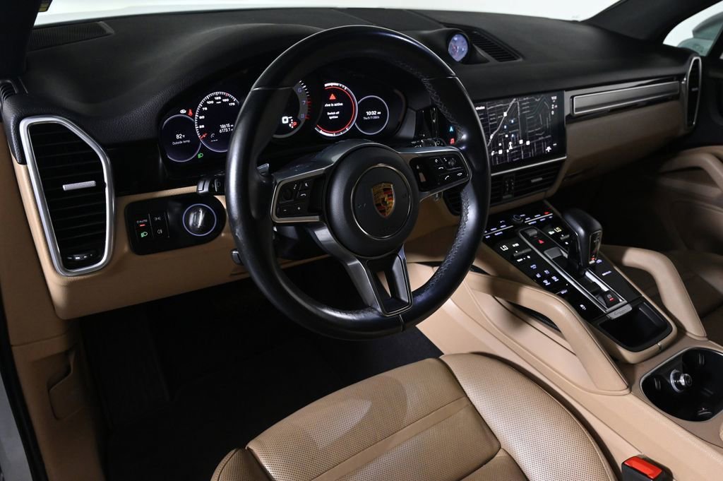 Certified 2023 Porsche Cayenne Platinum Edition AWD/4WD image 4