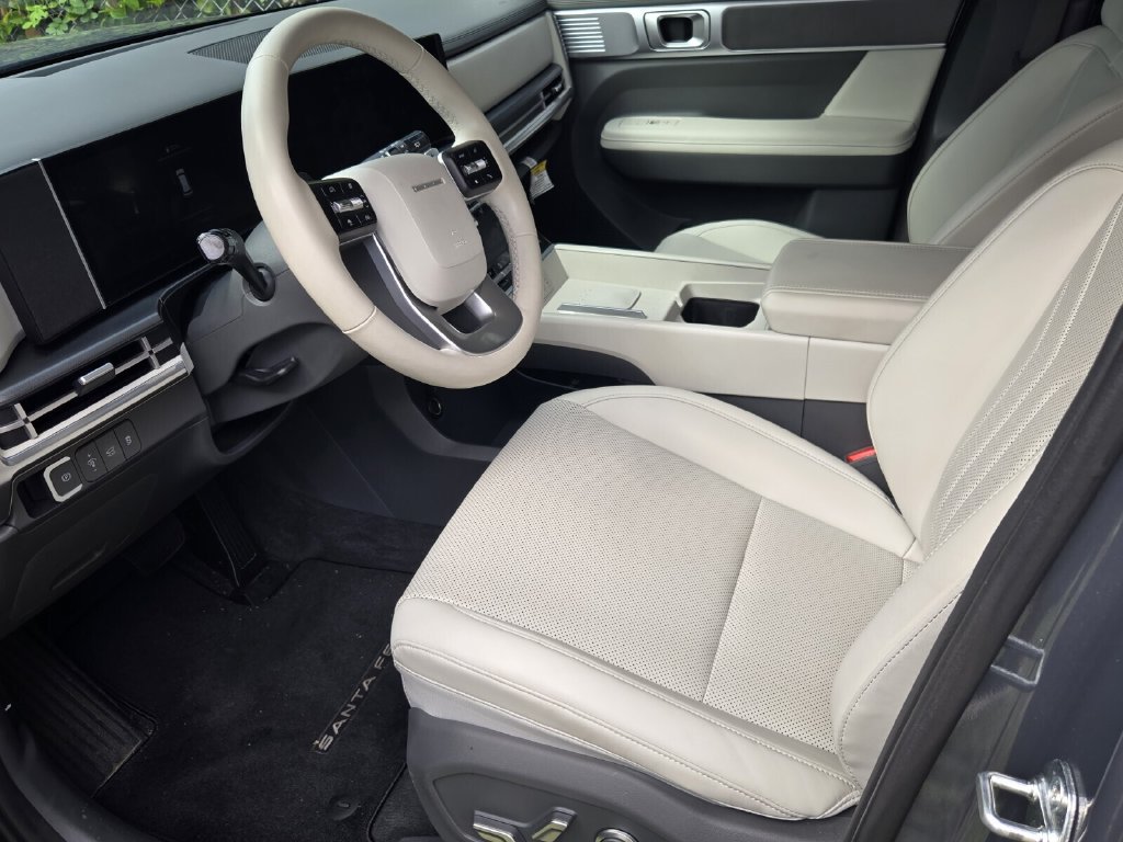 Used 2026 Hyundai Santa Fe SEL FWD image 6