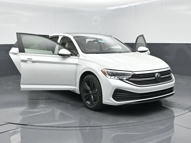 Used 2024 Volkswagen Jetta SE FWD image 59
