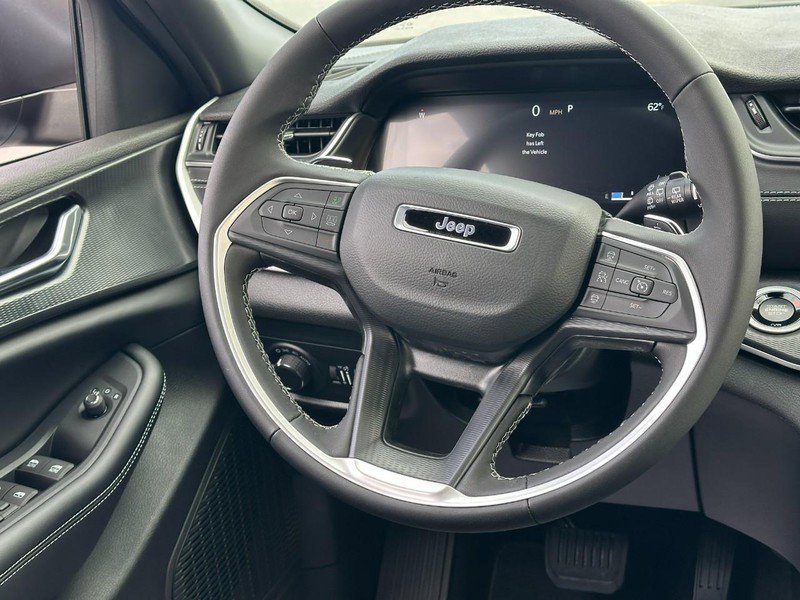 New 2025 Jeep Grand Cherokee Laredo image 6