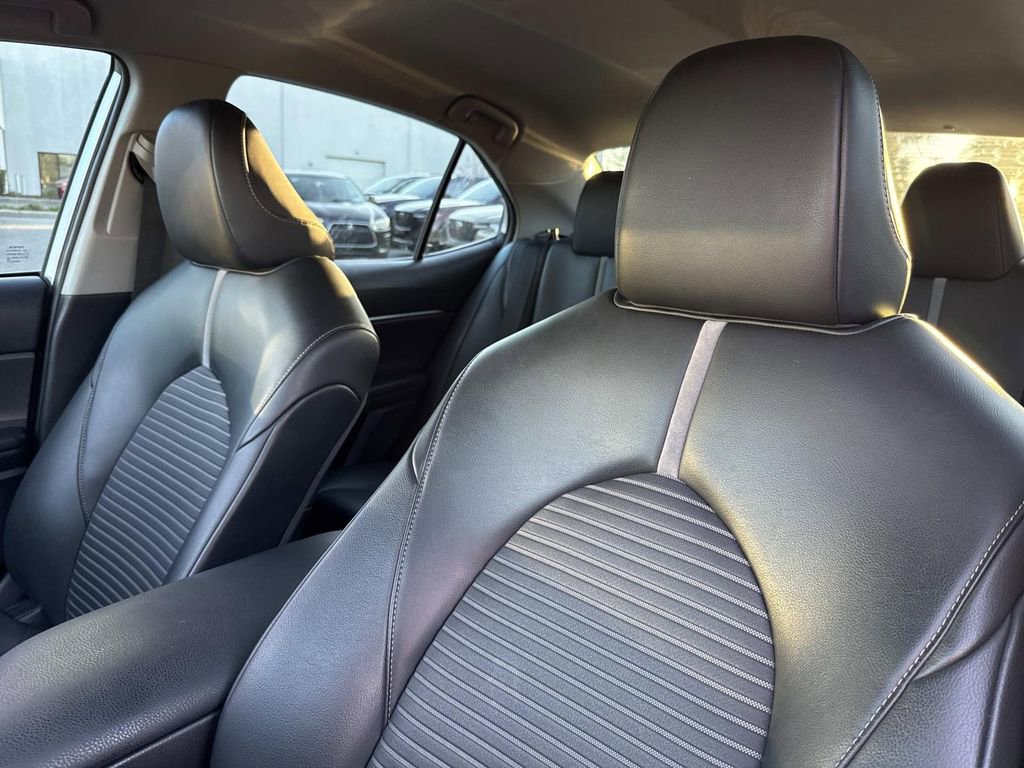 Used 2022 Toyota Camry SE image 26