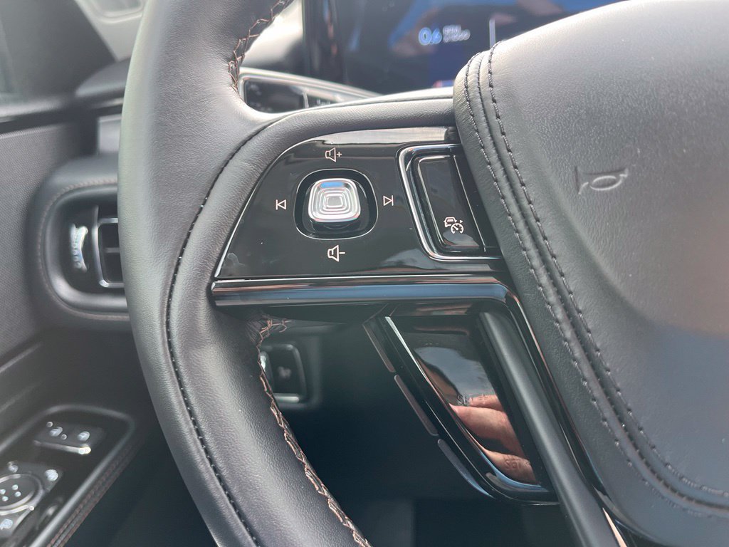 Used 2026 Lincoln Aviator AWD image 29