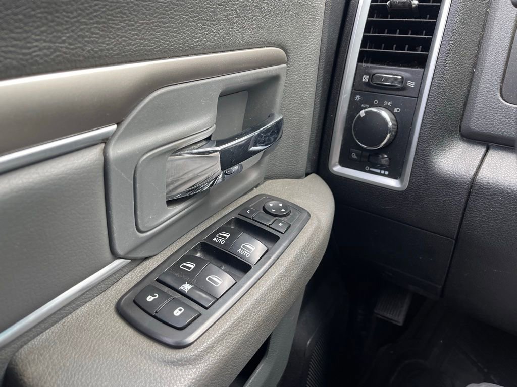Used 2014 RAM 2500 SLT AWD/4WD image 11