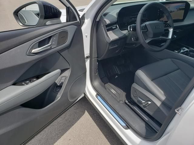 New 2026 Audi Q3 quattro 2.0T AWD/4WD image 13