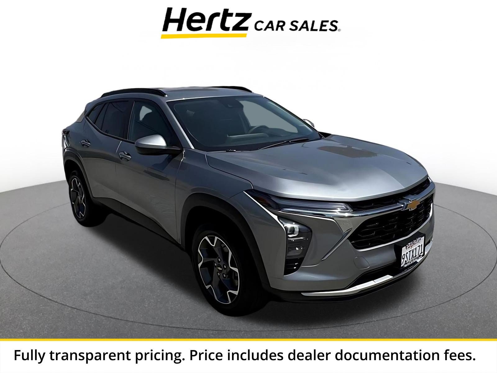 Used 2025 Chevrolet Trax LT FWD image 1