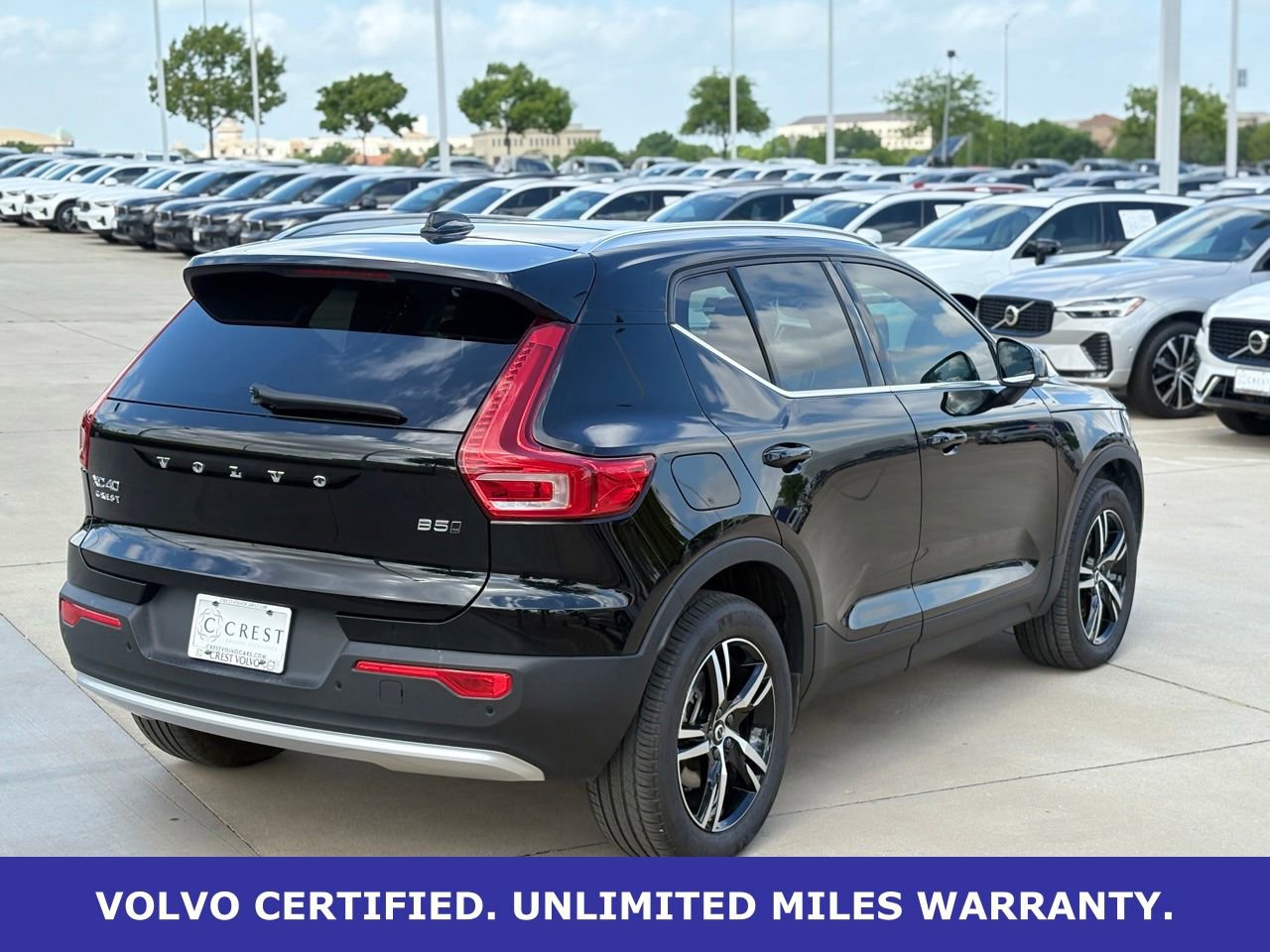 Certified 2025 Volvo XC40 B5 Core image 8