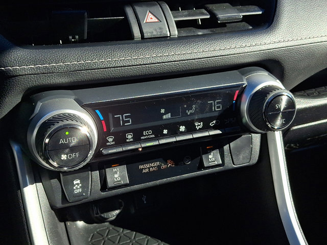 Used 2022 Toyota RAV4 XLE image 16