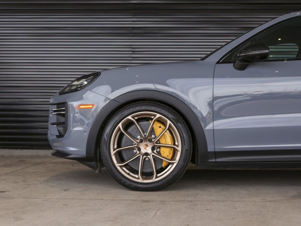 Certified 2026 Porsche Cayenne Turbo GT image 13