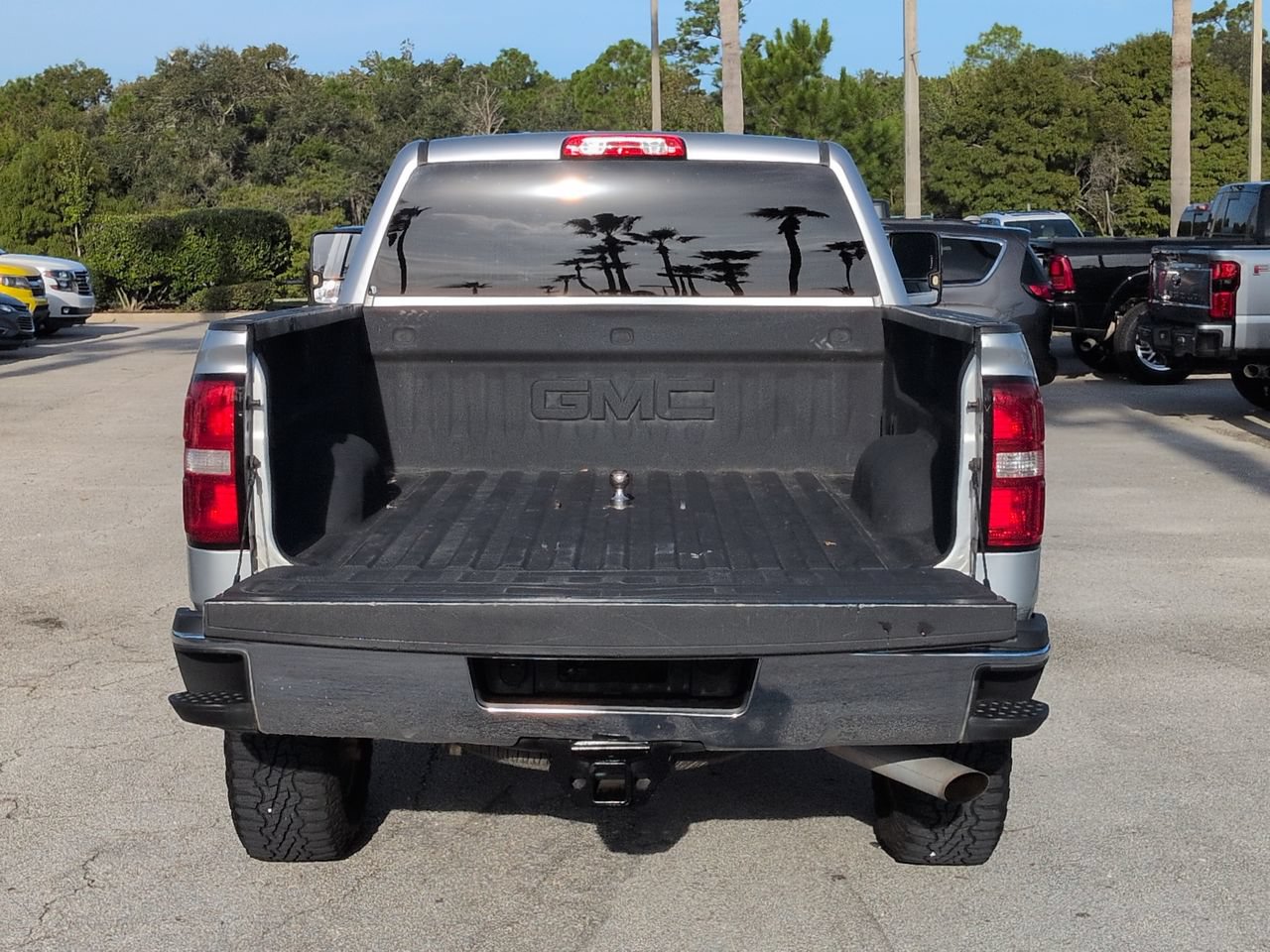 Used 2017 GMC Sierra 2500 SLT w/ Suspension Package, Off-Road AWD/4WD image 12