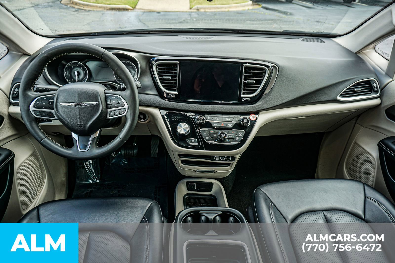 Used 2024 Chrysler Pacifica Touring-L image 28