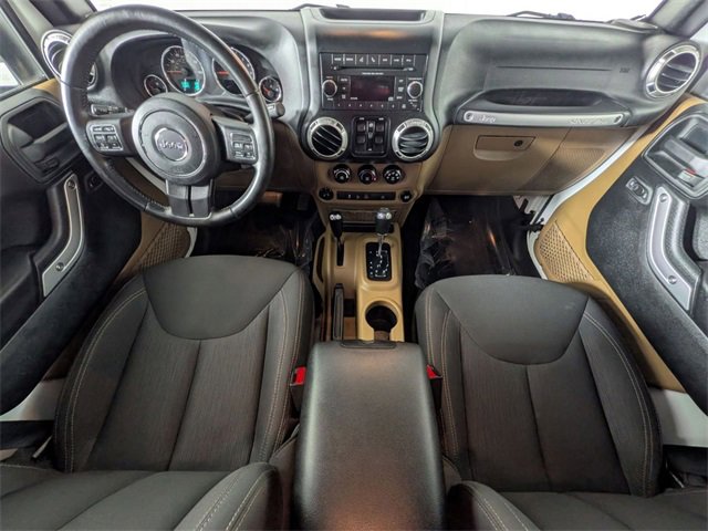 Used 2017 Jeep Wrangler Unlimited Rubicon w/ Connectivity Group image 24