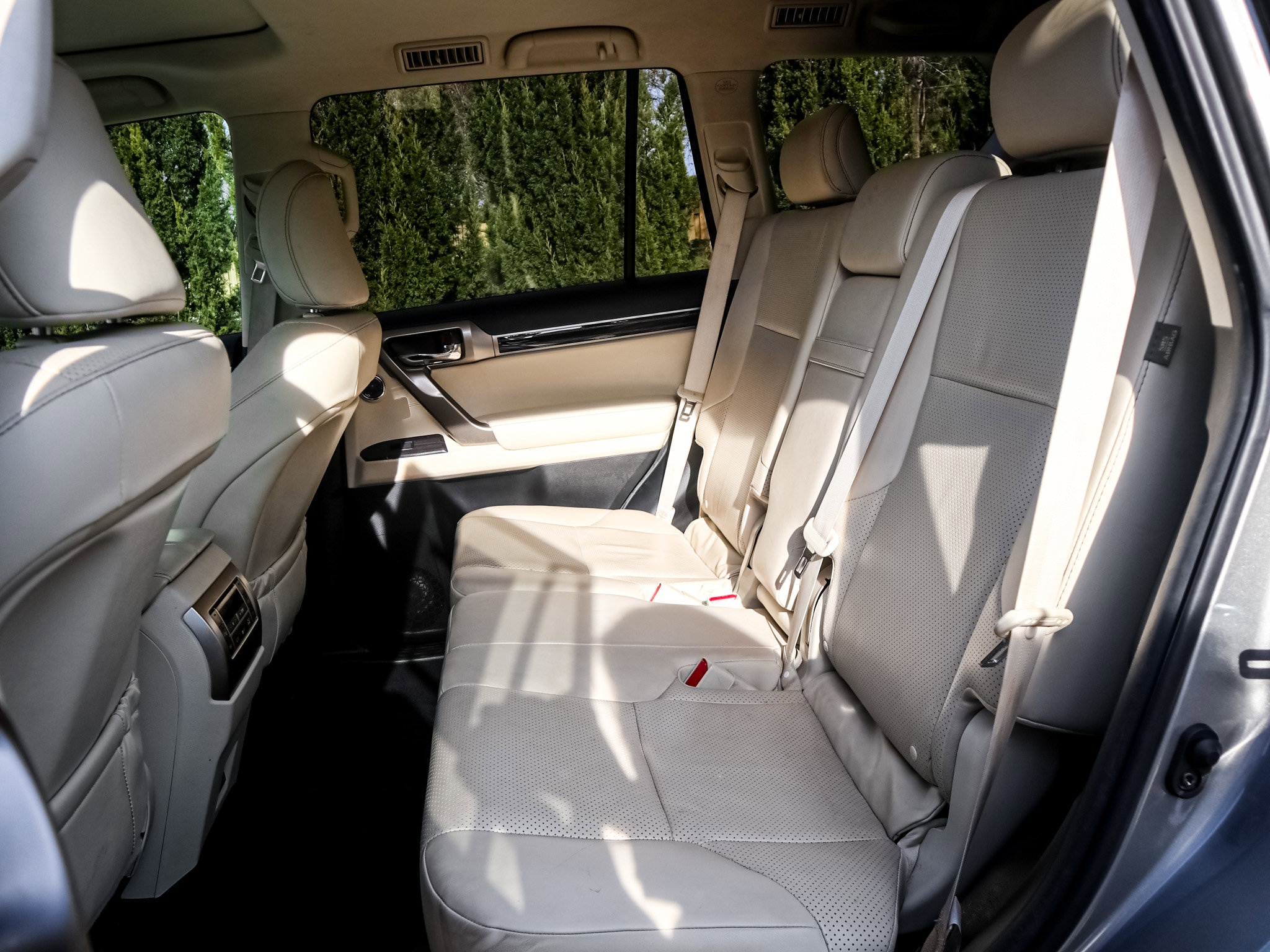 Used 2020 Lexus GX 460 Luxury w/ Accessory Package AWD/4WD image 31