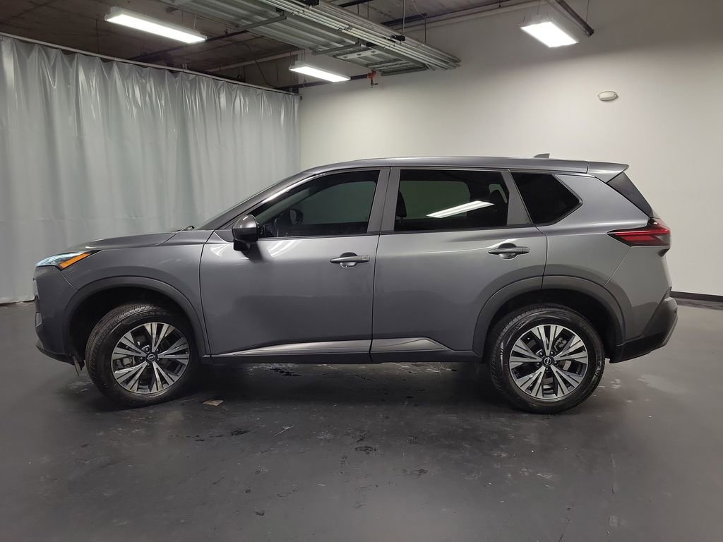 Used 2023 Nissan Rogue SV image 5