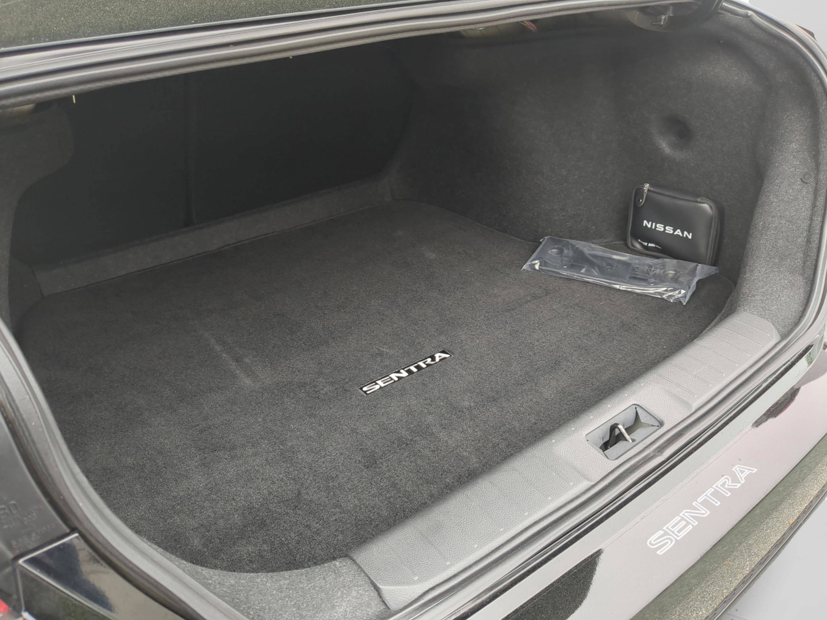 Used 2025 Nissan Sentra SV image 24