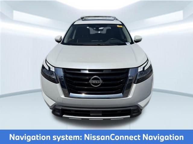 Used 2023 Nissan Pathfinder Platinum w/ Cargo Package AWD/4WD image 2