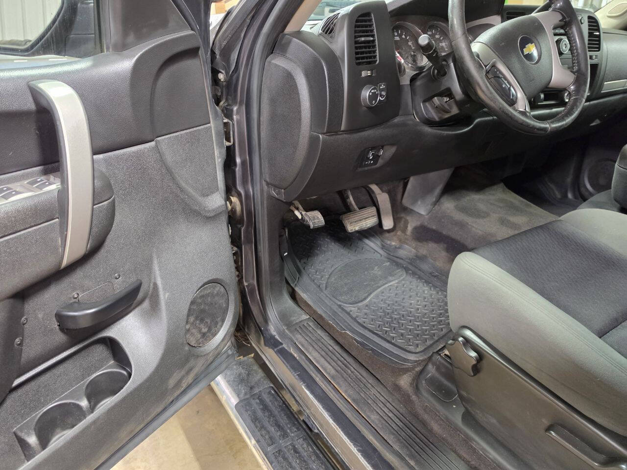 Used 2010 Chevrolet Silverado 2500 LT AWD/4WD image 21