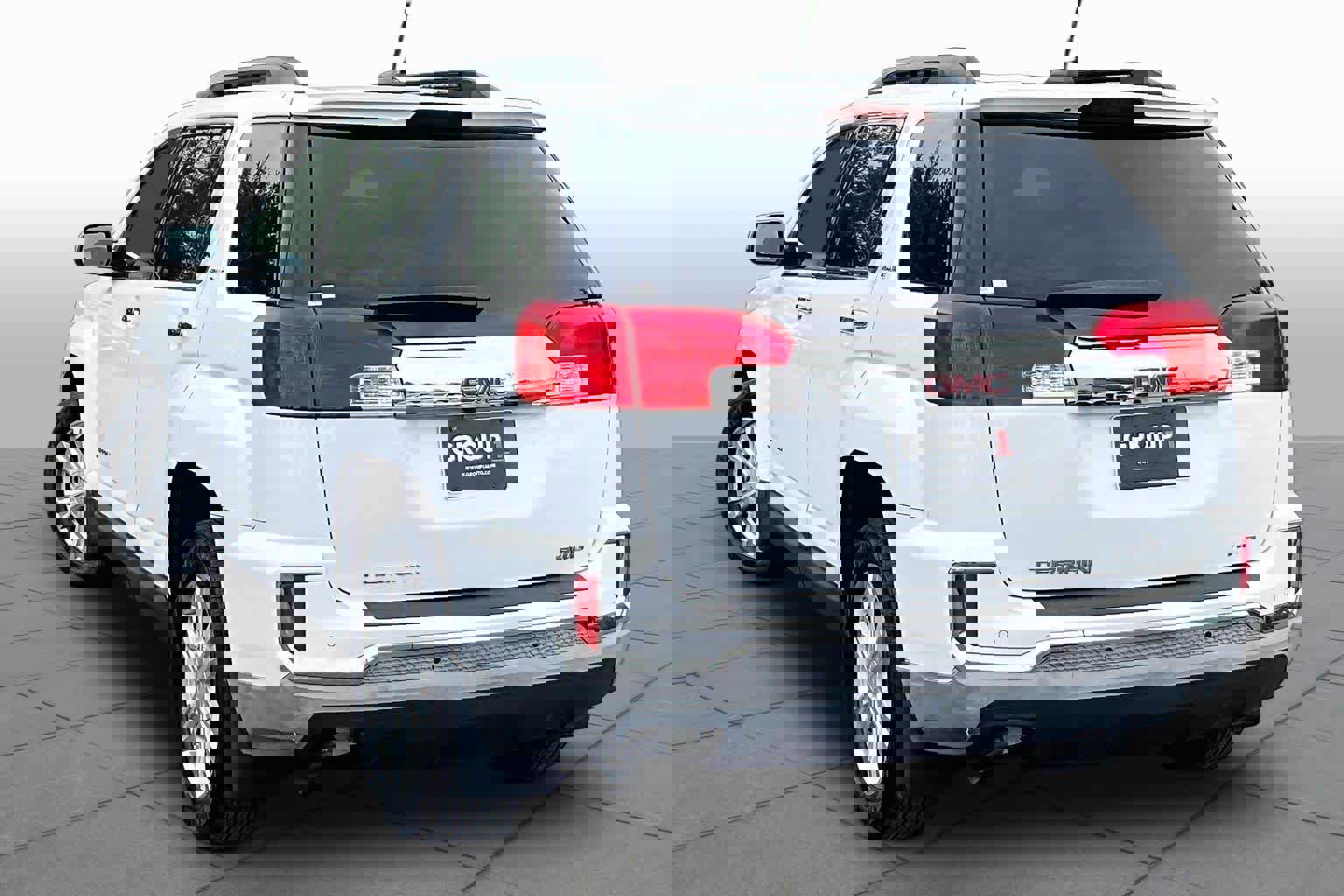 Used 2017 GMC Terrain SLE w/ Chrome Edition AWD/4WD image 12