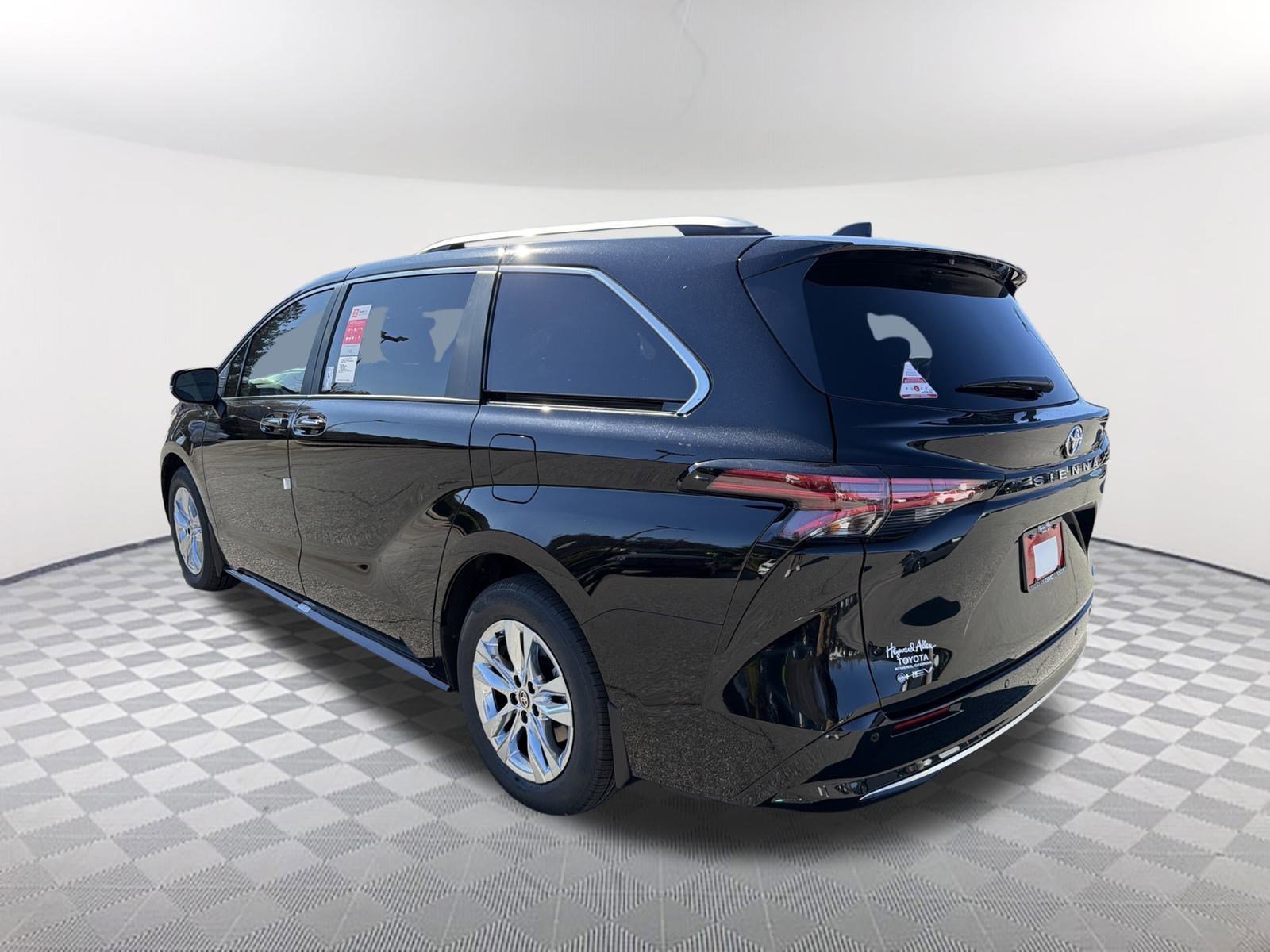 New 2026 Toyota Sienna Limited image 5