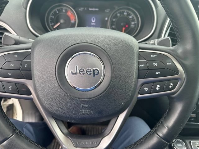 Used 2019 Jeep Cherokee Overland w/ Technology Group AWD/4WD image 11