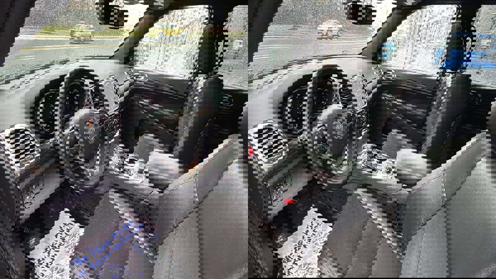 Certified 2022 Jeep Grand Cherokee Laredo X image 22