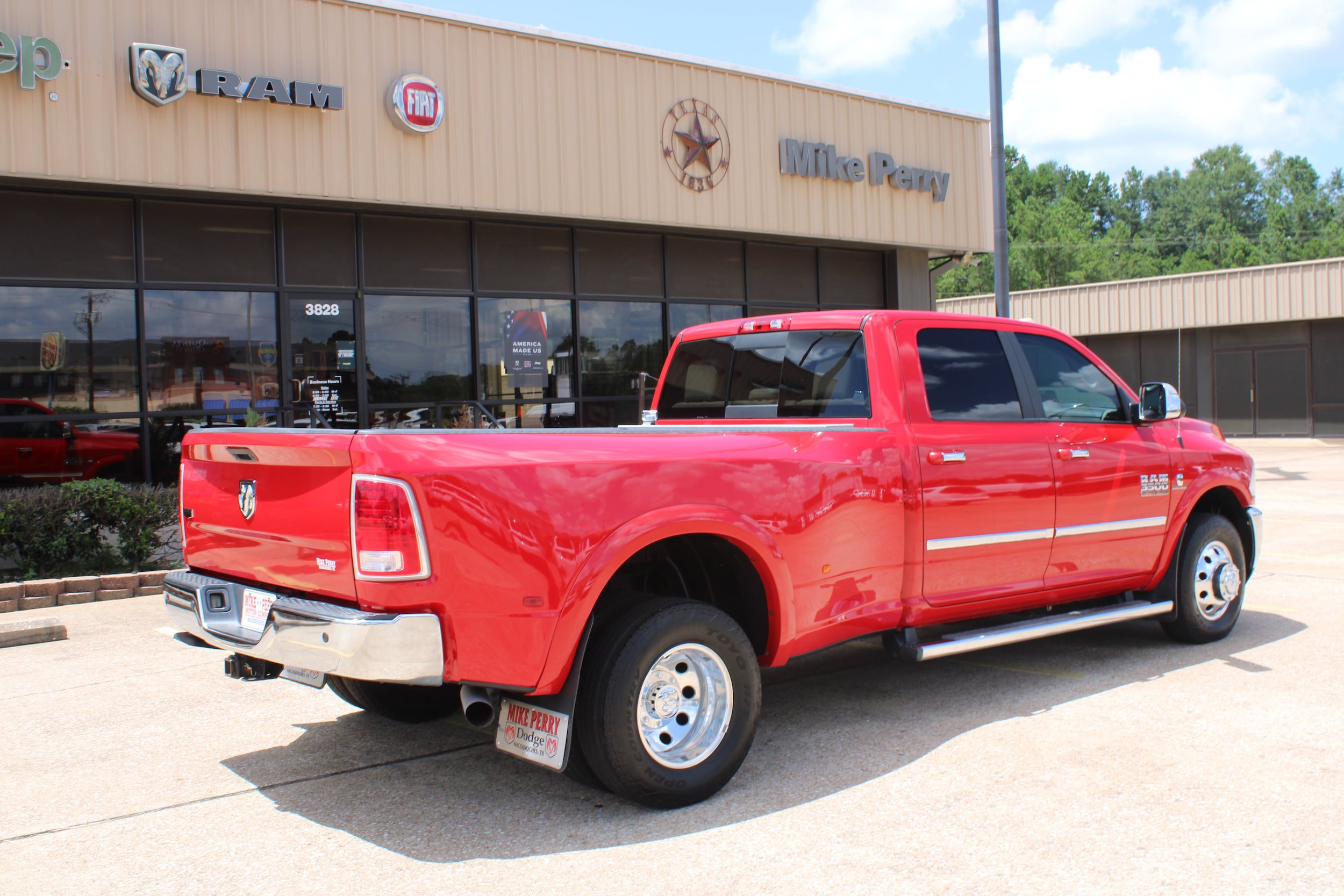 Used 2014 RAM 3500 Laramie w/ Convenience Group RWD image 7
