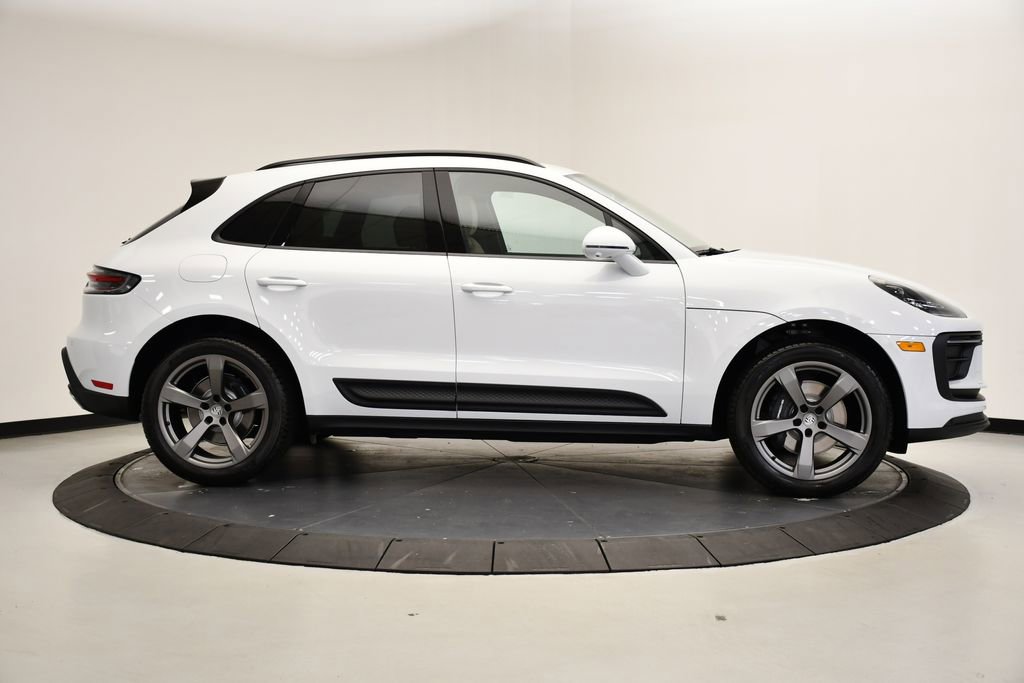 Certified 2025 Porsche Macan Turbo image 8