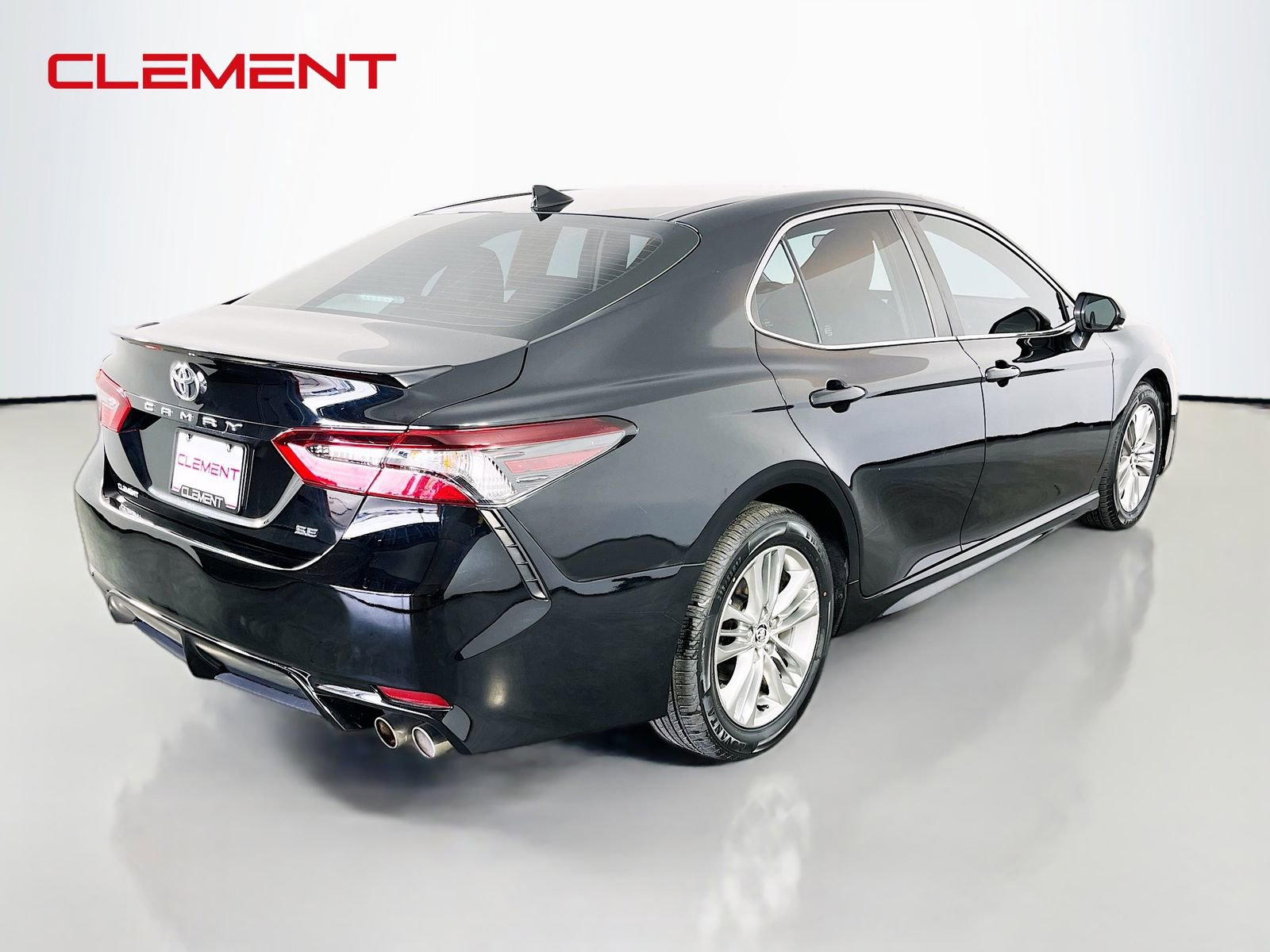 Used 2023 Toyota Camry SE FWD image 7