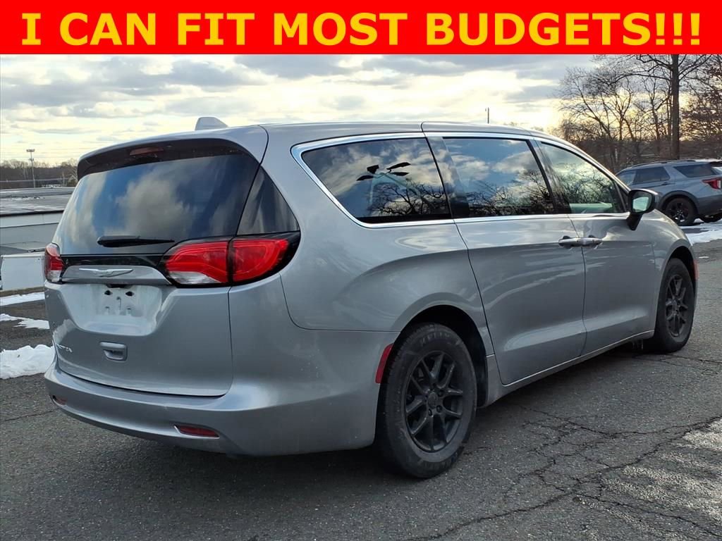 Used 2017 Chrysler Pacifica Touring image 6