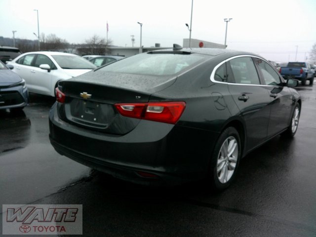 Used 2018 Chevrolet Malibu LT image 2