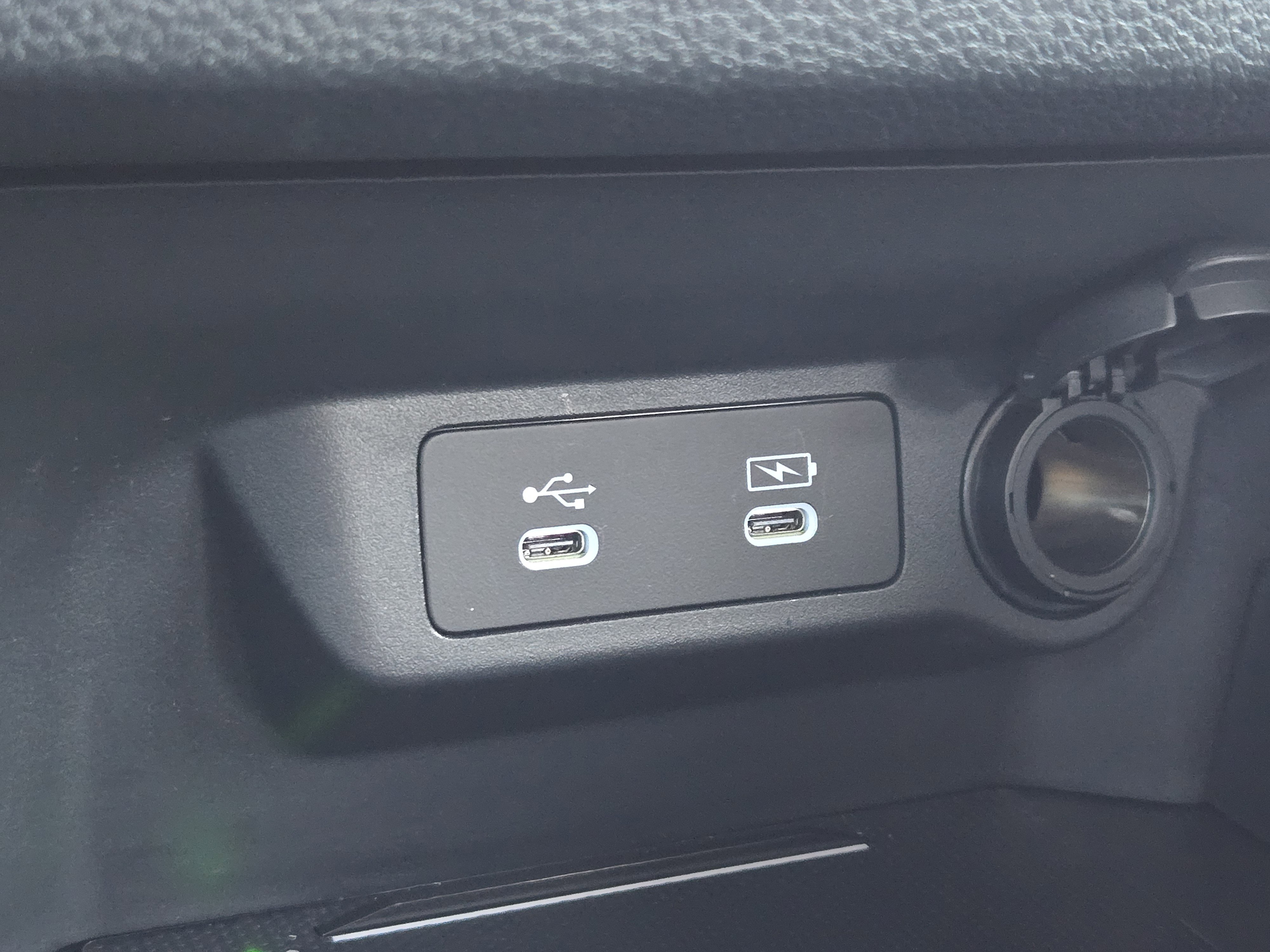 Certified 2025 Acura ADX FWD image 27