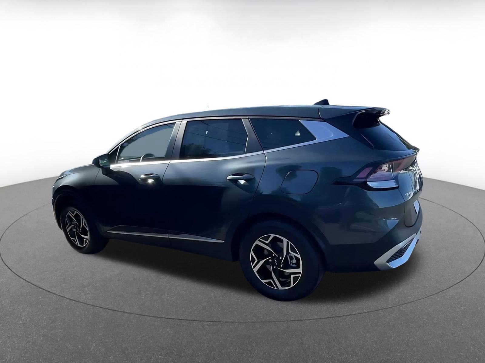 Used 2025 Kia Sportage LX image 10