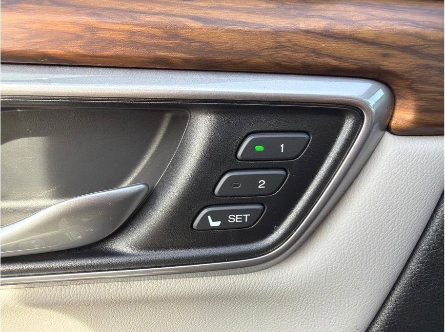 Used 2018 Honda CR-V Touring image 11