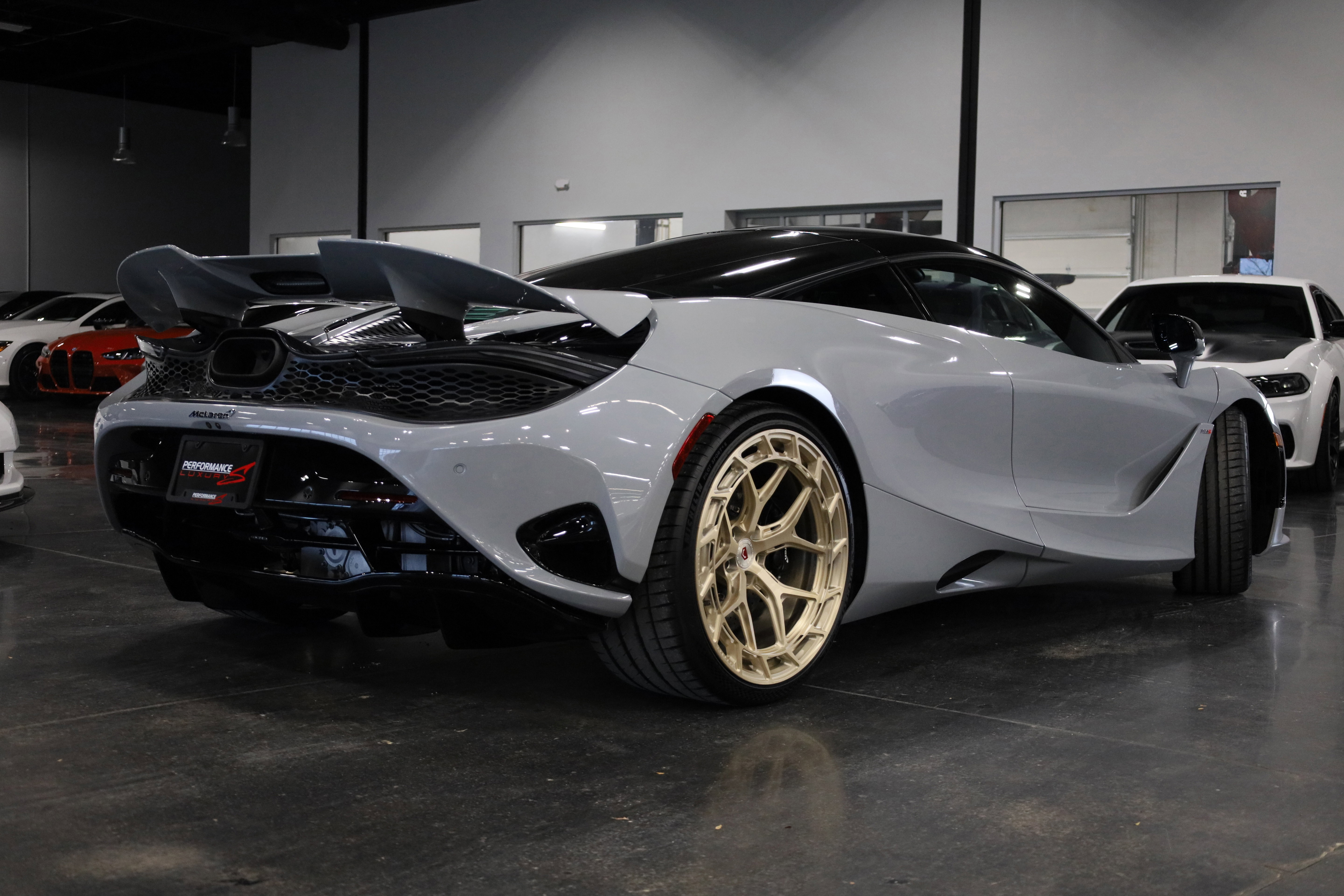 Used 2025 McLaren 750S image 6