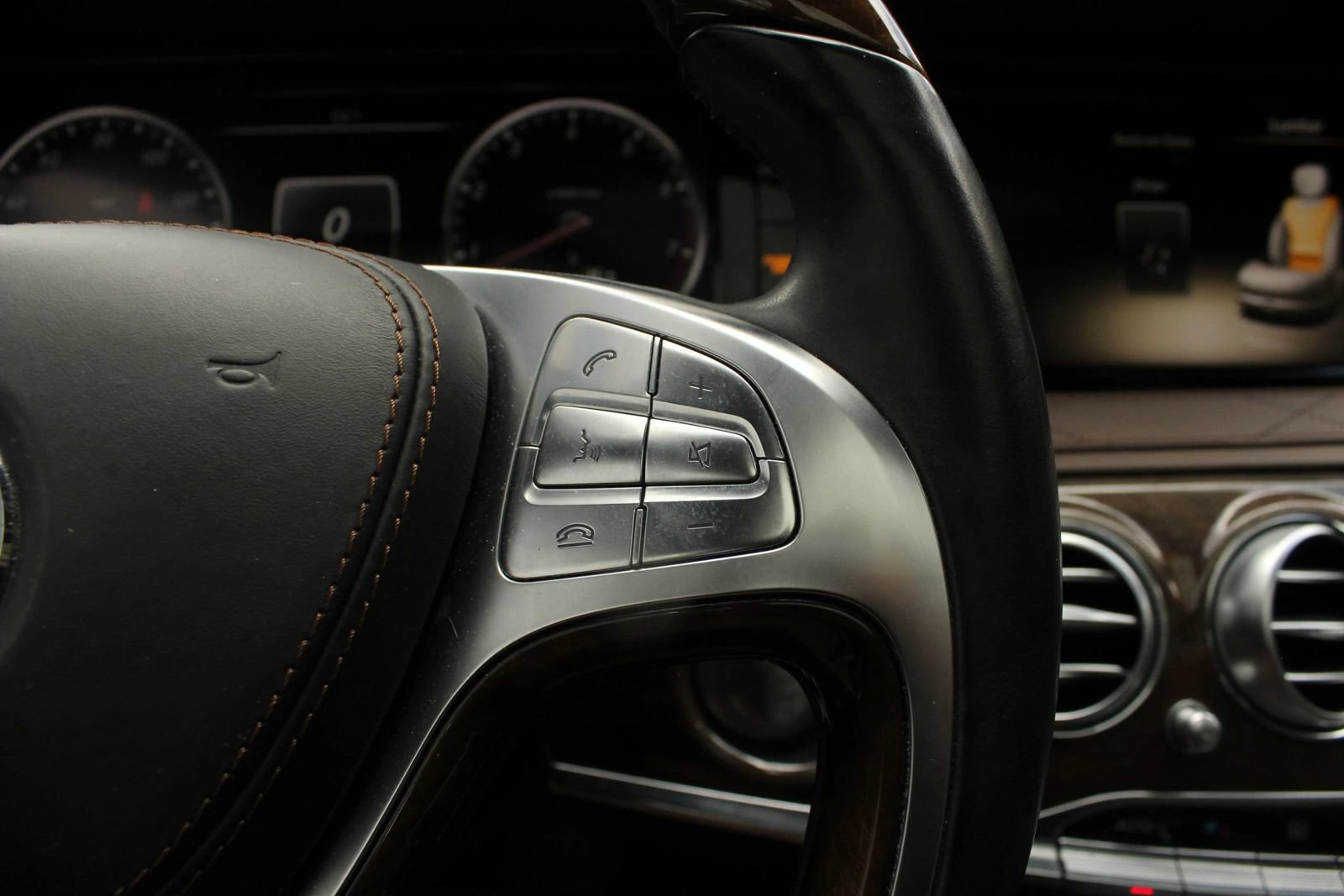 Used 2014 Mercedes-Benz S 550 Sedan image 34