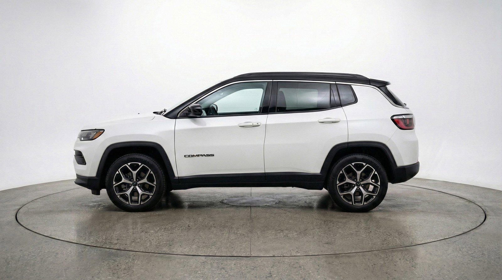 Used 2025 Jeep Compass Limited AWD/4WD image 5