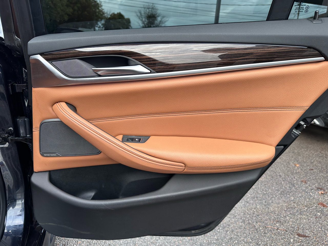 Used 2019 BMW 530i w/ M Sport Package image 29