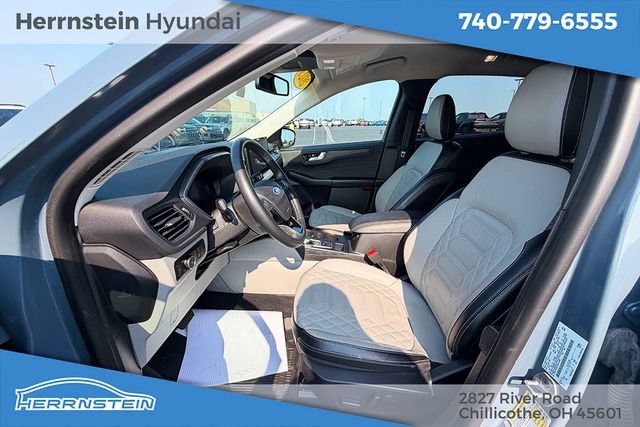 Used 2023 Ford Escape Platinum w/ Premium Technology Package AWD/4WD image 25