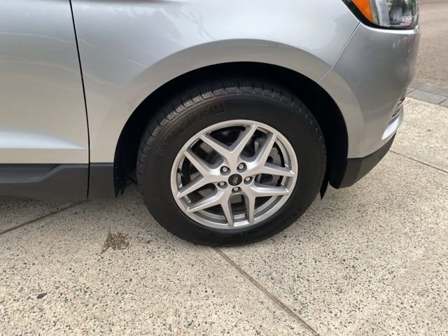 Used 2024 Ford Edge SEL image 14