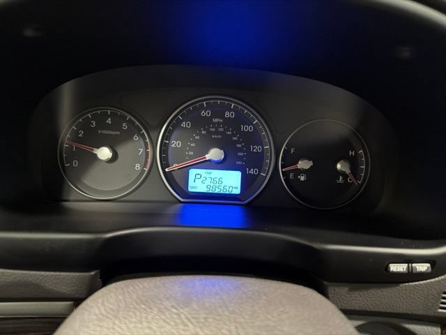 Used 2011 Hyundai Santa Fe GLS FWD image 18