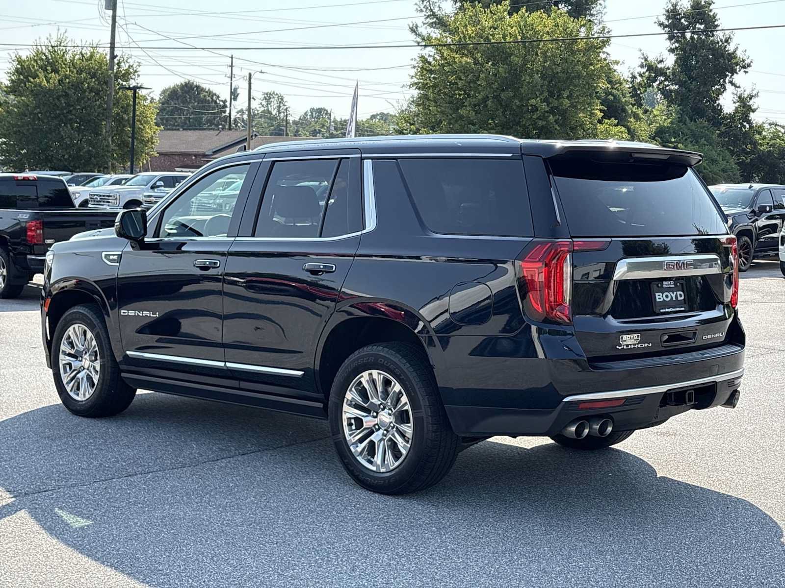 Used 2023 GMC Yukon Denali AWD/4WD image 8