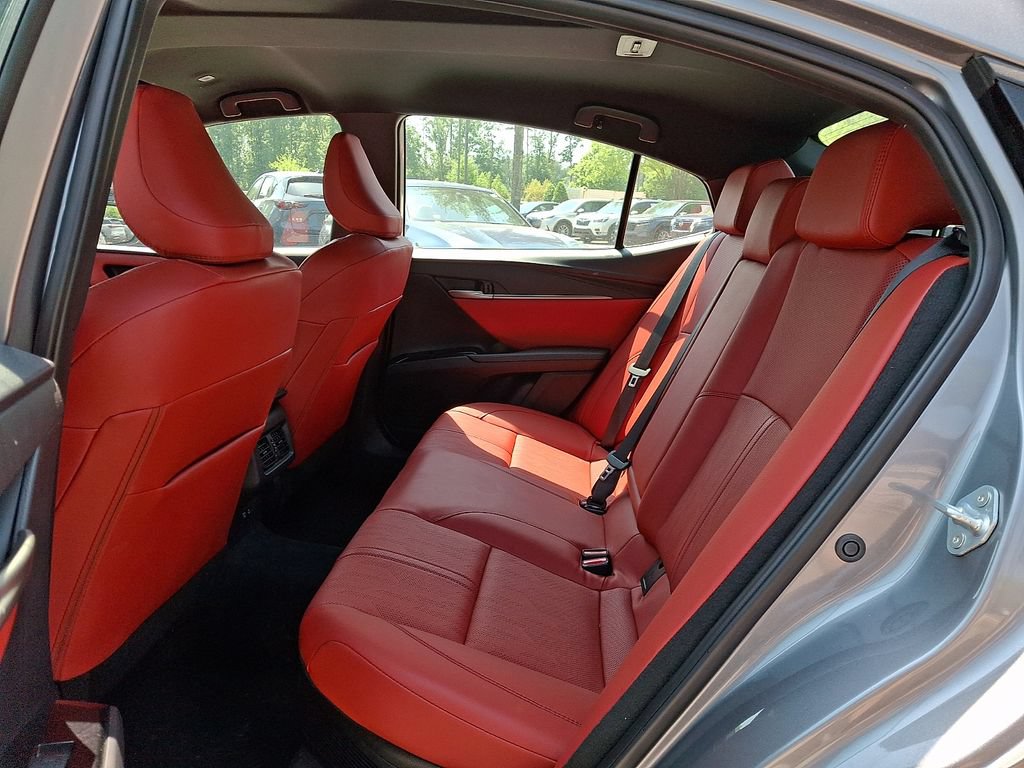 Used 2025 Toyota Camry XSE FWD image 10