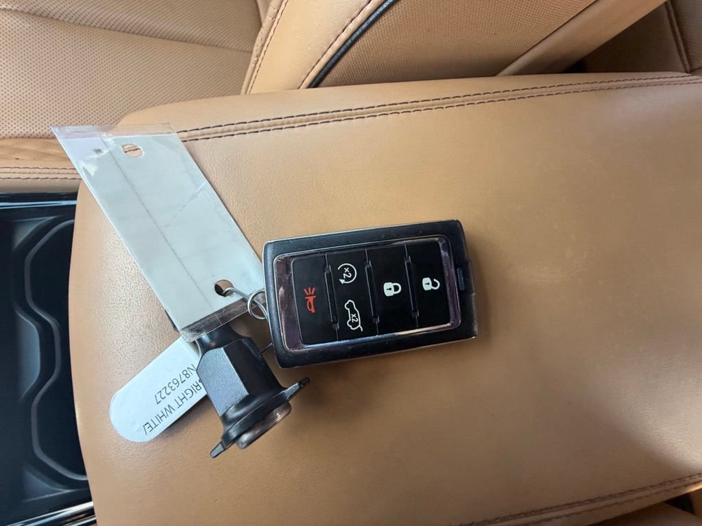 Used 2022 Jeep Grand Cherokee Summit AWD/4WD image 31