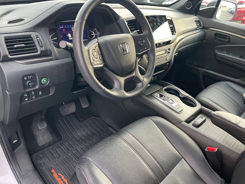 Used 2023 Honda Passport TrailSport image 5