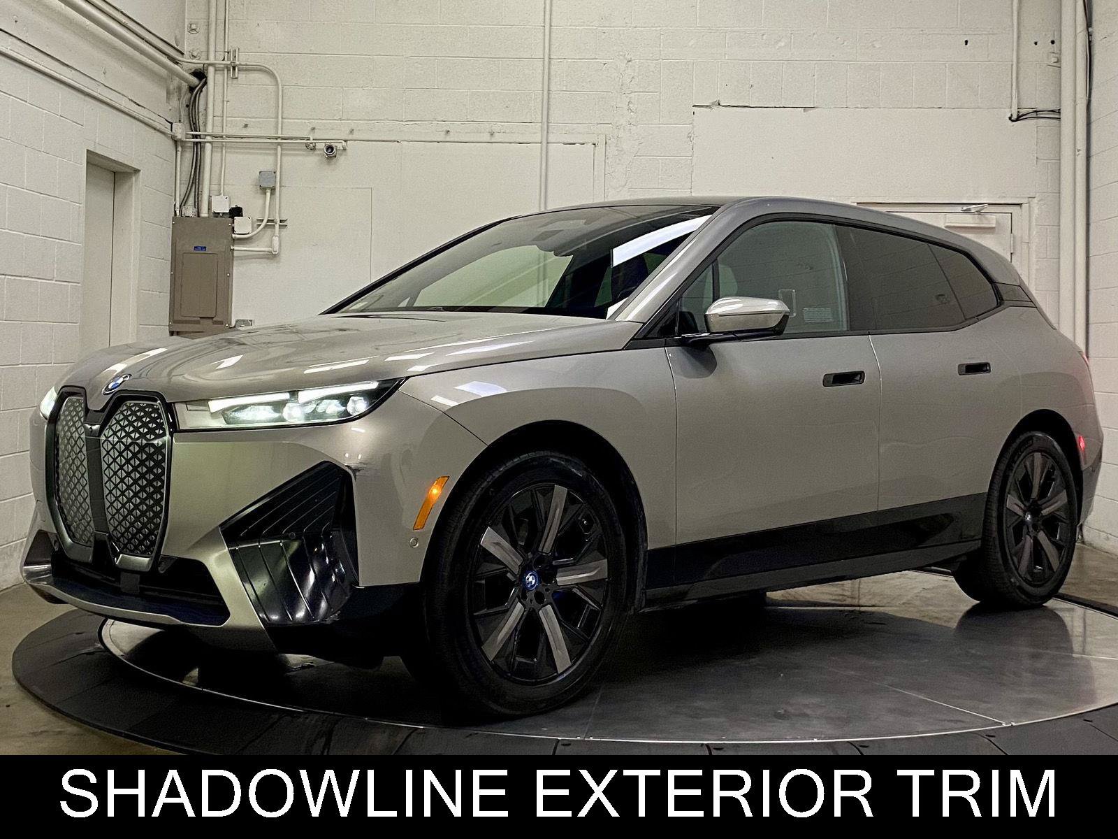 Used 2024 BMW iX xDrive50 w/ Sport Package AWD/4WD image 4