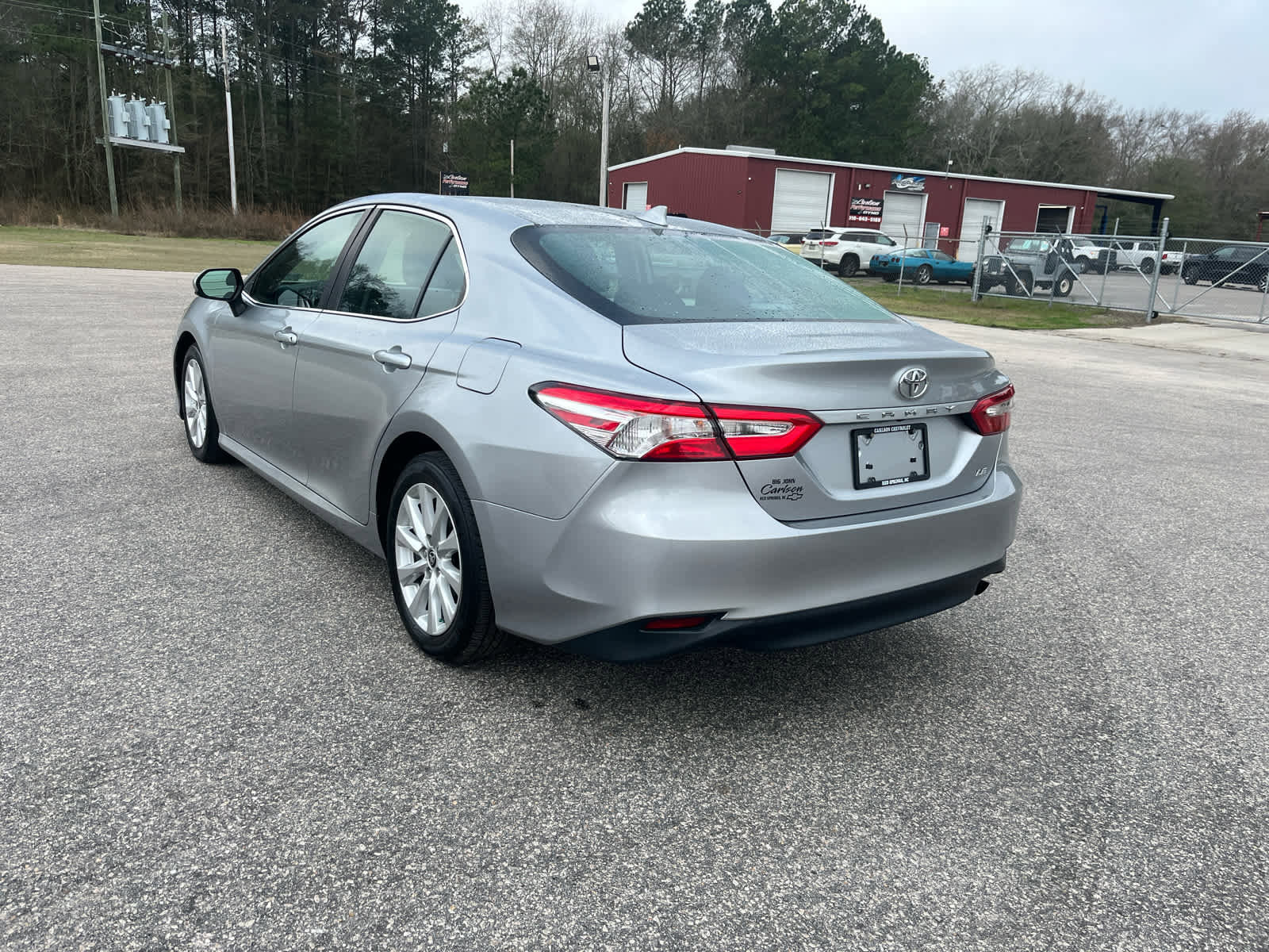 Used 2020 Toyota Camry LE image 4